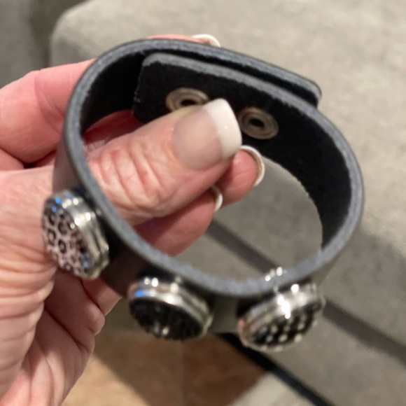 Paper Doll ROCK Cuff - Picture 11 of 11